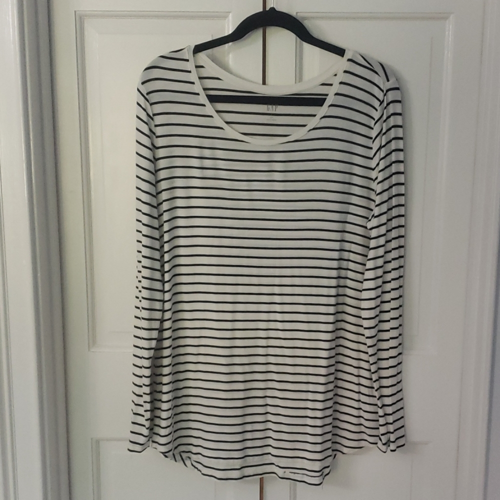 Black White Gap striped shirt
